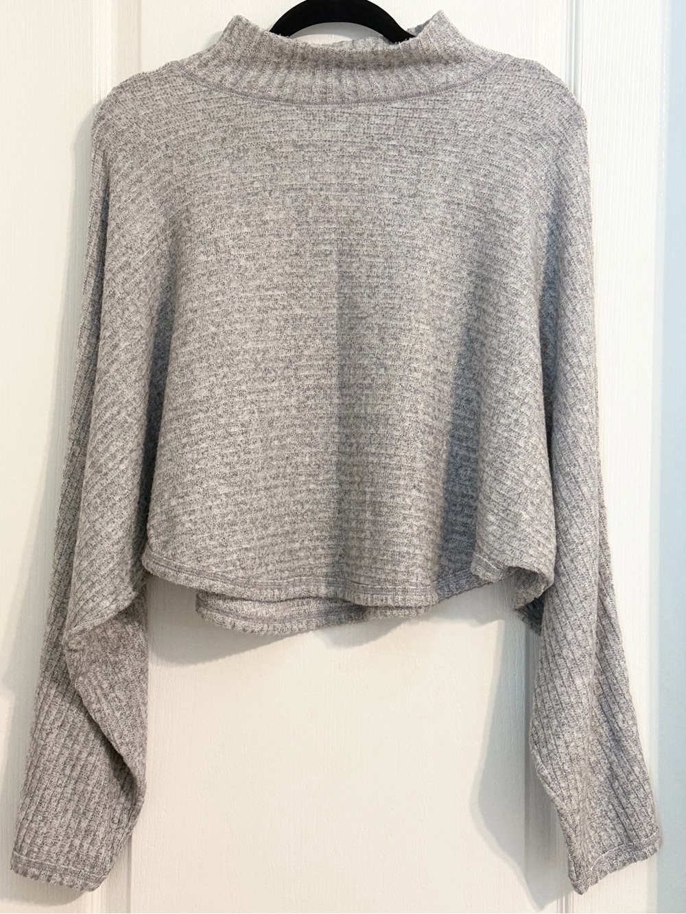 Pilcro (Anthropologie) Light Gray Cropped Comfortable Turtleneck Sweater M